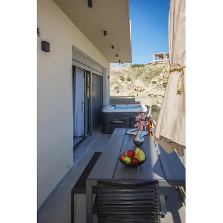 Apartmán Aquamarine Luxury - Stegna - Beachfront, Jacuzzi , Smart Home, Great View *