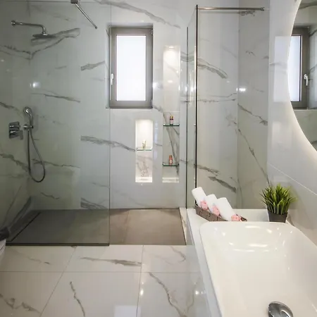 Aquamarine Luxury - Stegna - Beachfront, Jacuzzi , Smart Home, Great View Архангелос