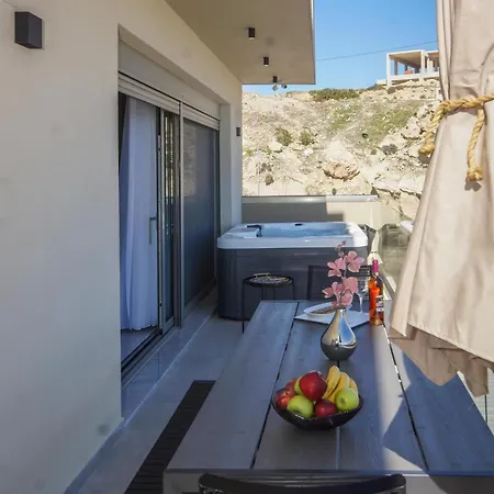 Aquamarine Luxury - Stegna - Beachfront, Jacuzzi , Smart Home, Great View Апартаменты