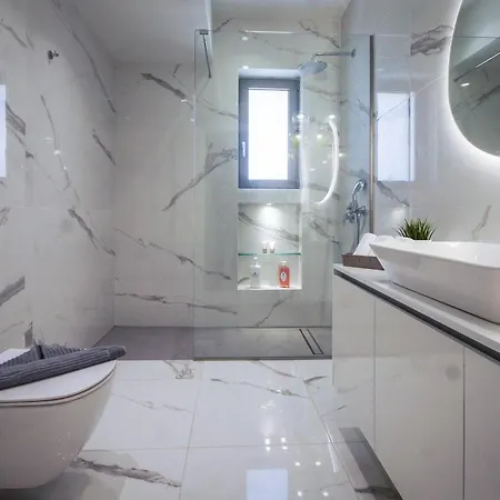 Aquamarine Luxury - Stegna - Beachfront, Jacuzzi , Smart Home, Great View Апартаменты