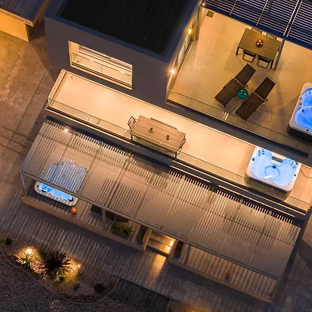 Aquamarine Luxury - Stegna - Beachfront, Jacuzzi , Smart Home, Great View * أرخانجلوس