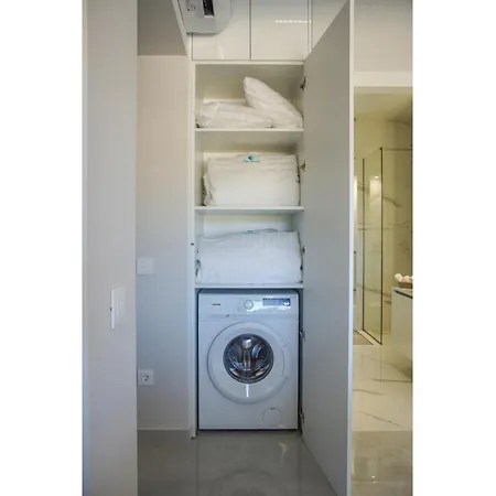 Aquamarine Luxury - Stegna - Beachfront, Jacuzzi , Smart Home, Great View Апартаменты