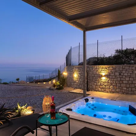 Aquamarine Luxury - Stegna - Beachfront, Jacuzzi , Smart Home, Great View