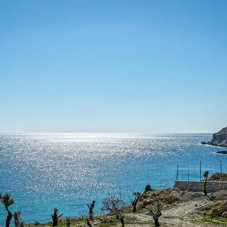 Aquamarine Luxury - Stegna - Beachfront, Jacuzzi , Smart Home, Great View Daire *