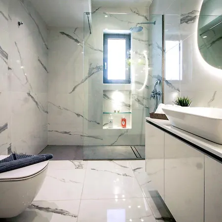 Aquamarine Luxury - Stegna - Beachfront, Jacuzzi , Smart Home, Great View *