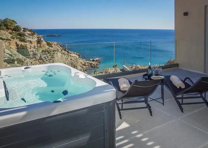 Aquamarine Luxury - Stegna - Beachfront, Jacuzzi , Smart Home, Great View 아크앤젤로스