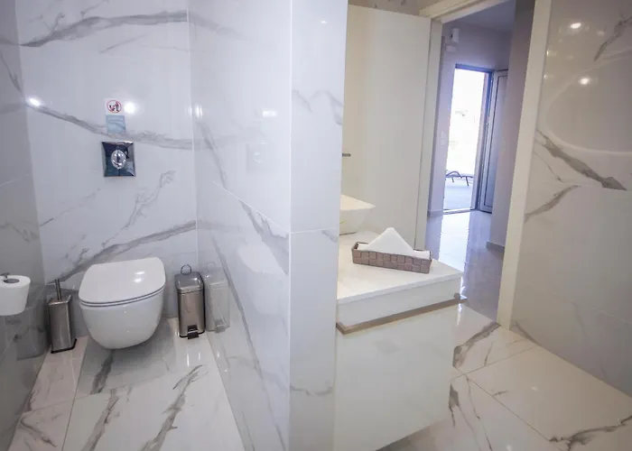 Aquamarine Luxury - Stegna - Beachfront, Jacuzzi , Smart Home, Great View أرخانجلوس