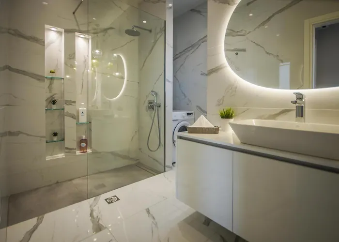 Aquamarine Luxury - Stegna - Beachfront, Jacuzzi , Smart Home, Great View شقة *