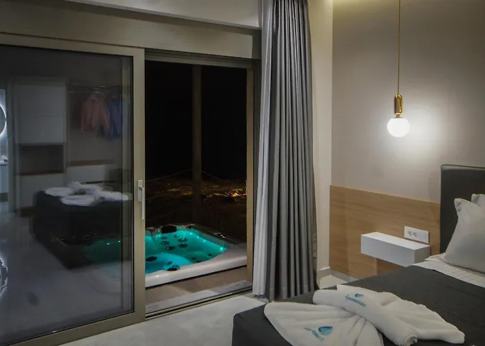 Aquamarine Luxury - Stegna - Beachfront, Jacuzzi , Smart Home, Great View 아파트 아크앤젤로스