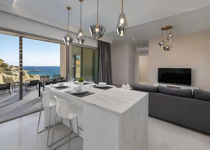 شقة Aquamarine Luxury - Stegna - Beachfront, Jacuzzi , Smart Home, Great View *