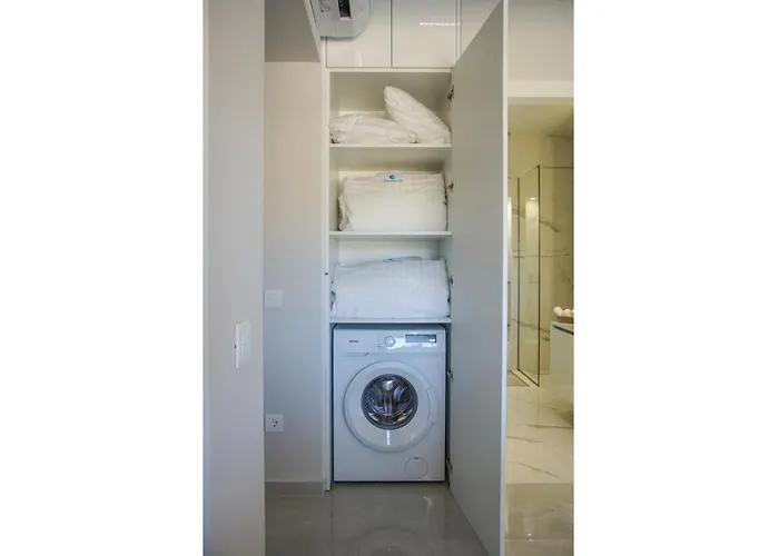 Aquamarine Luxury - Stegna - Beachfront, Jacuzzi , Smart Home, Great View 아파트