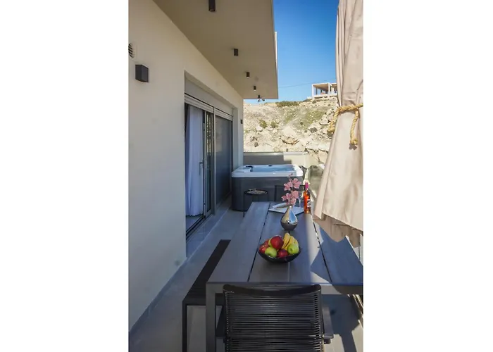 شقة Aquamarine Luxury - Stegna - Beachfront, Jacuzzi , Smart Home, Great View *