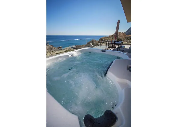 Aquamarine Luxury - Stegna - Beachfront, Jacuzzi , Smart Home, Great View أرخانجلوس