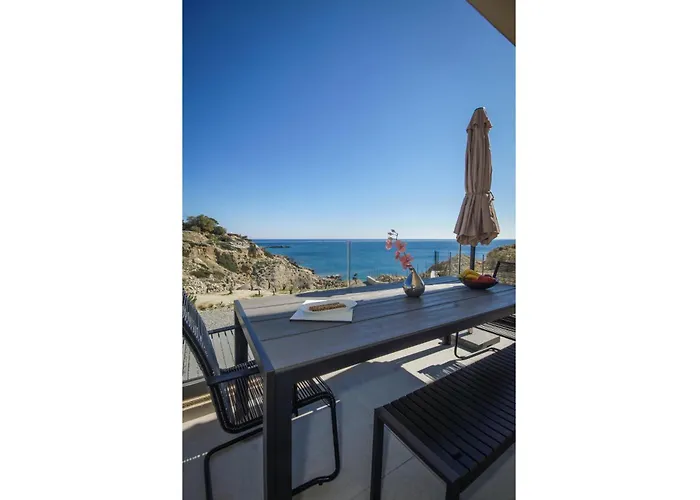 Aquamarine Luxury - Stegna - Beachfront, Jacuzzi , Smart Home, Great View شقة *