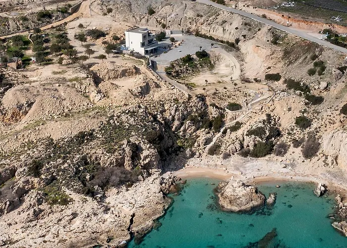 Aquamarine Luxury - Stegna - Beachfront, Jacuzzi , Smart Home, Great View Daire *