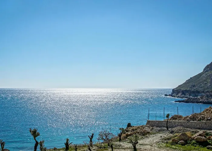 Aquamarine Luxury - Stegna - Beachfront, Jacuzzi , Smart Home, Great View Daire *