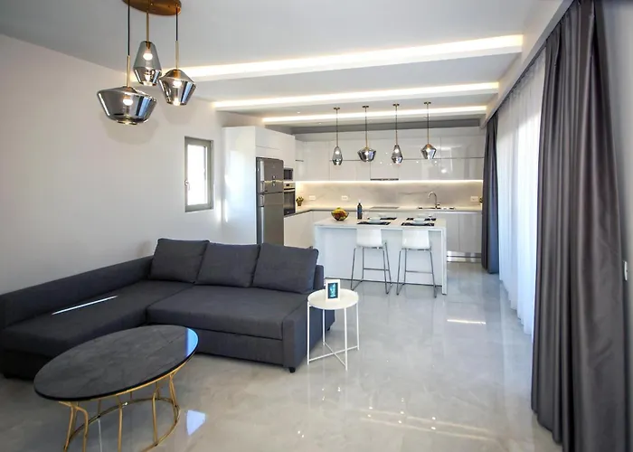 Daire Aquamarine Luxury - Stegna - Beachfront, Jacuzzi , Smart Home, Great View *