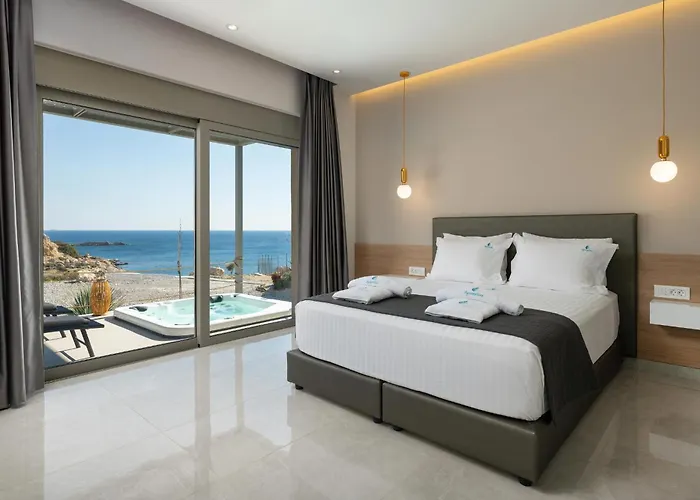 Daire Aquamarine Luxury - Stegna - Beachfront, Jacuzzi , Smart Home, Great View