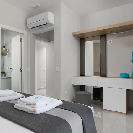 Aquamarine Luxury - Stegna - Beachfront, Jacuzzi , Smart Home, Great View *