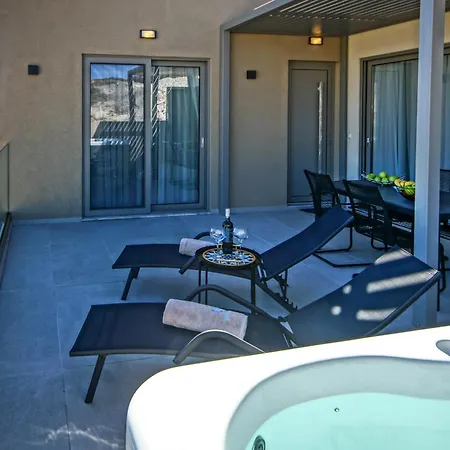 Aquamarine Luxury - Stegna - Beachfront, Jacuzzi , Smart Home, Great View Apartament