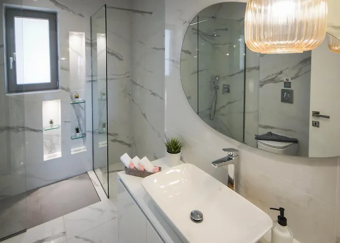 Aquamarine Luxury - Stegna - Beachfront, Jacuzzi , Smart Home, Great View Apartamento